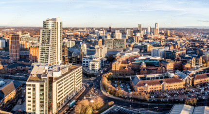 Explore the city at your own pace along tranquil waters in Leeds 5 Days & 4 Nights