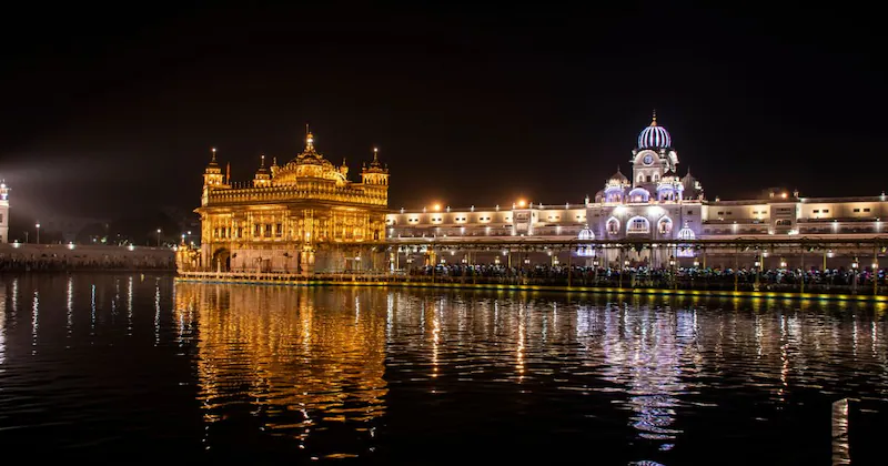 Gorgeous view of Golden Temple during a festival
